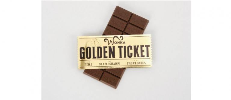 Золотой билет фабрика. Шоколад Wonka Golden ticket. Билет на шоколадную фабрику. Золотой билет на шоколадную фабрику. Золотой билет Чарли и шоколадная фабрика.